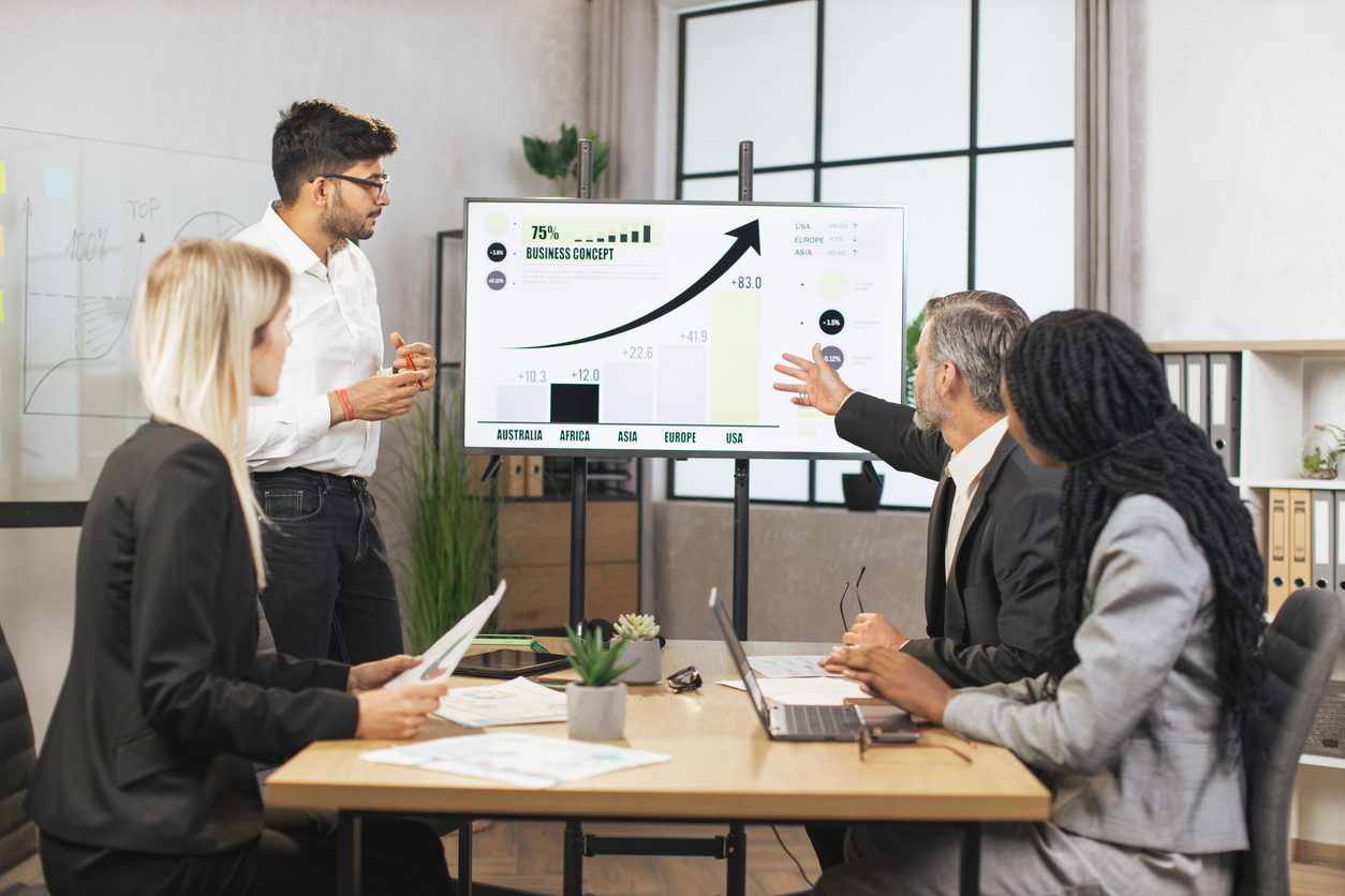 Business-Präsentation mit Wachstumsgrafik - Ihr Weg zur finanziellen Unabhängigkeit